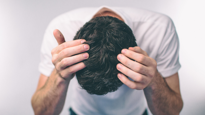 Crâne d'un homme qui perd ses cheveux